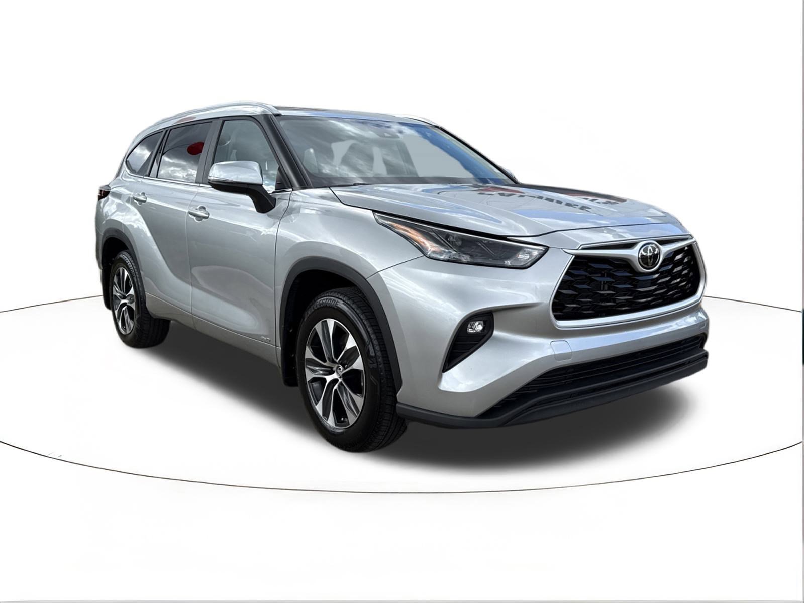 2025 Toyota Highlander XLE's photo