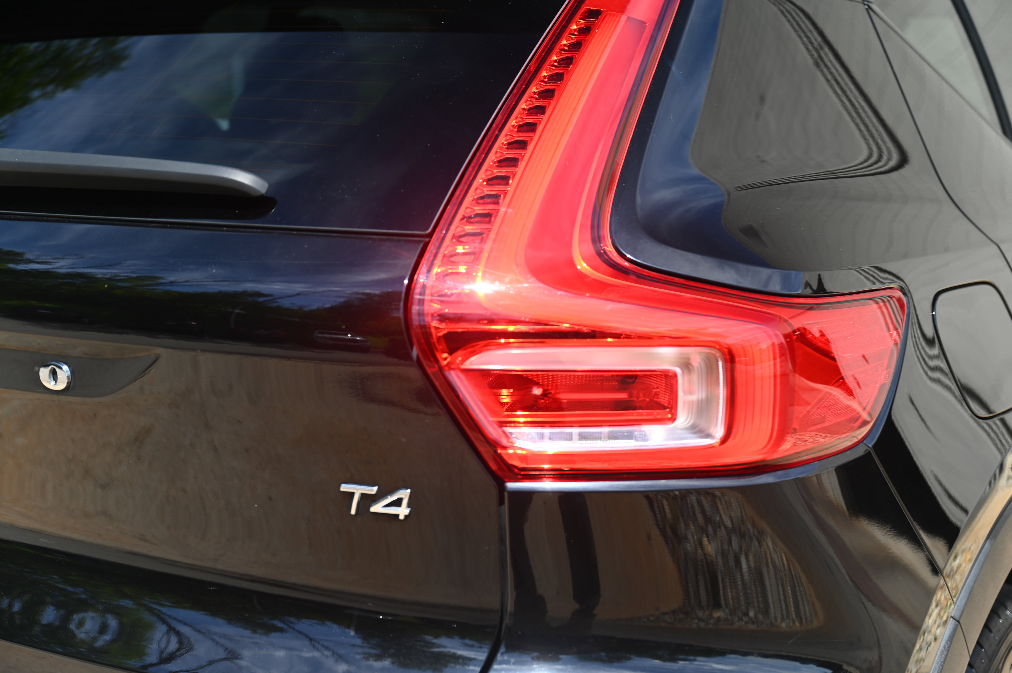 2022 Volvo XC40 Momentum photo 7