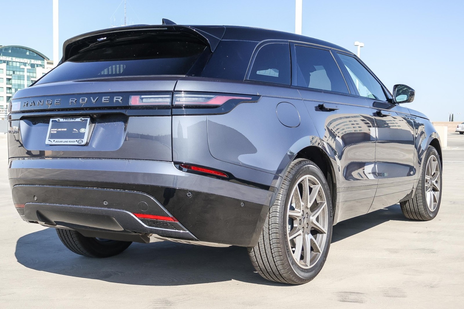 2026 Land Rover Range Rover Velar SE photo 4