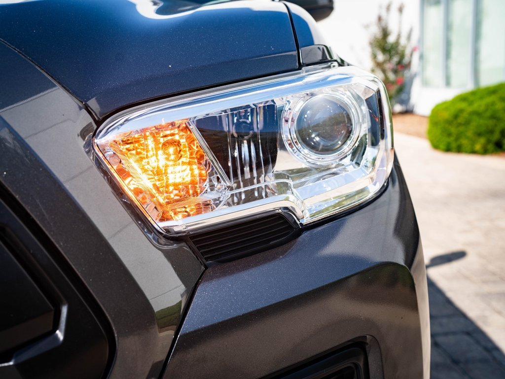 2022 Toyota Tacoma SR photo 14