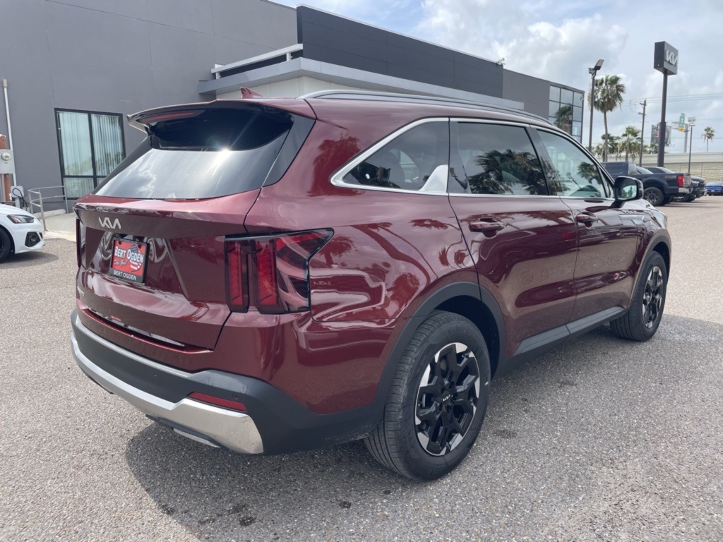 2025 Kia Sorento S photo 2