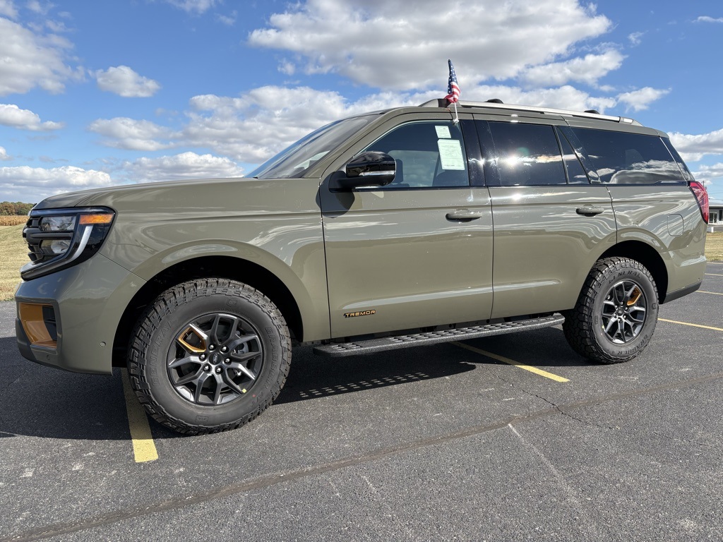 2025 Ford Expedition Tremor's photo