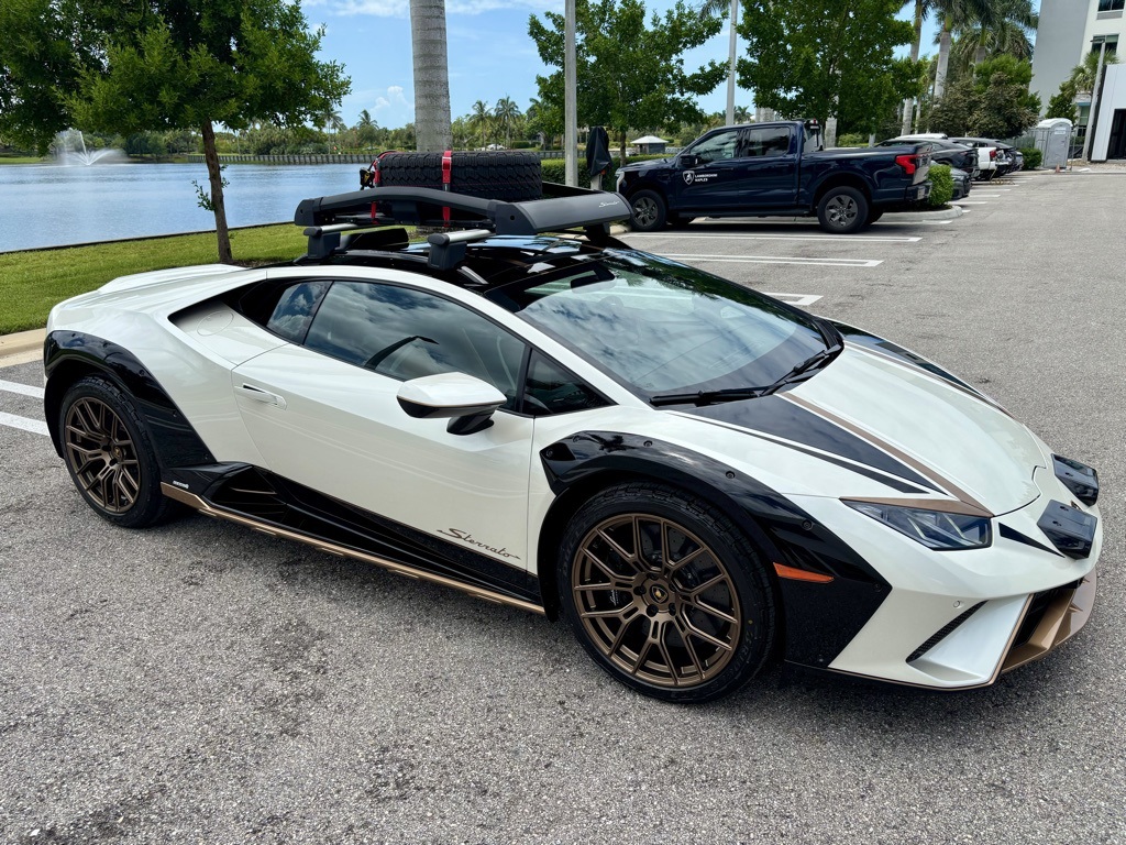 2024 Lamborghini Huracan Sterrato Base photo 4
