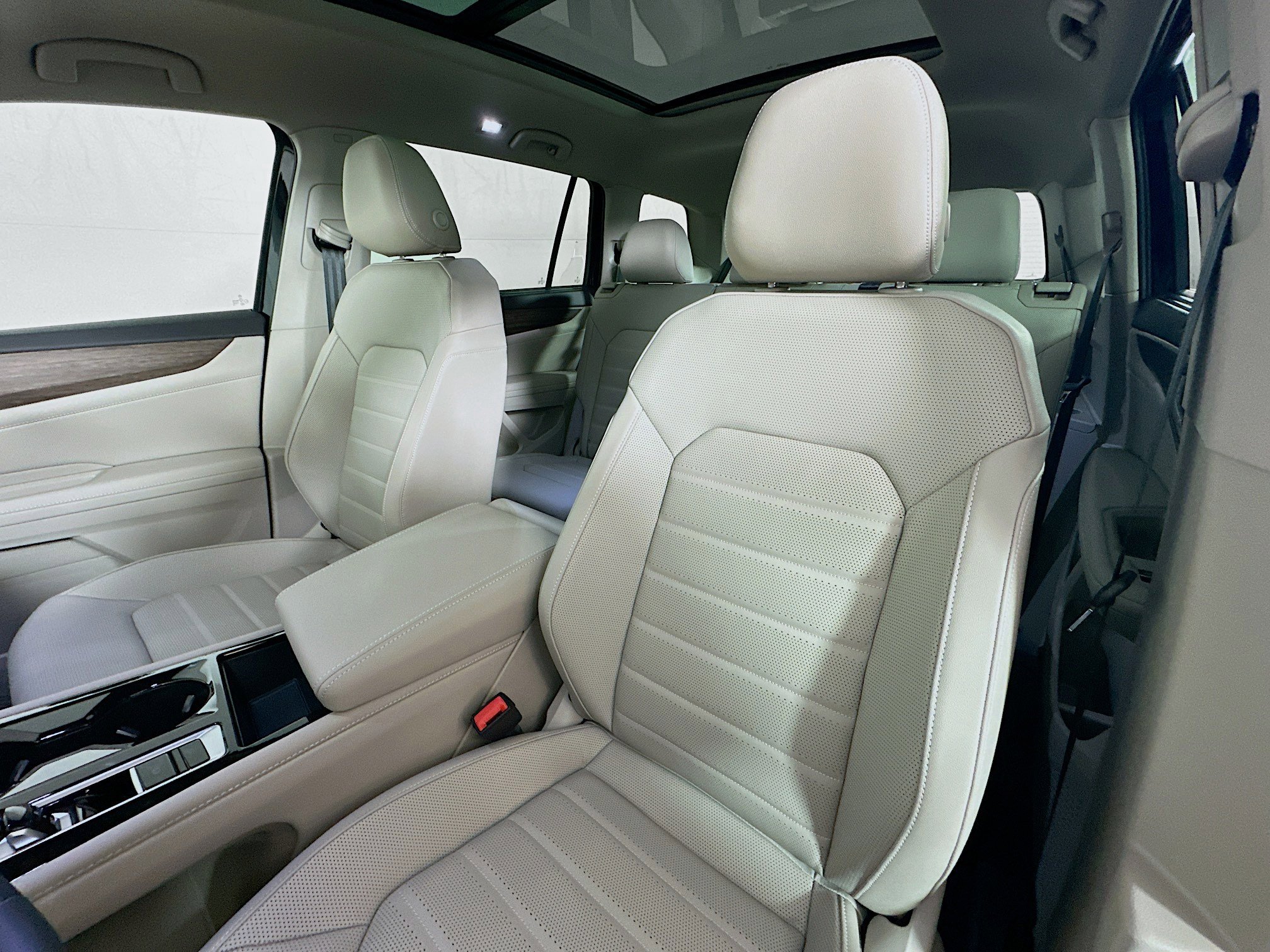 2025 Volkswagen Atlas SEL photo 20