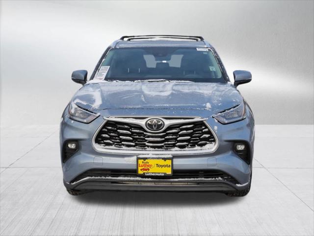 Certified 2020 Toyota Highlander XLE with VIN 5TDHZRBH2LS049301 for sale in Golden Valley, Minnesota