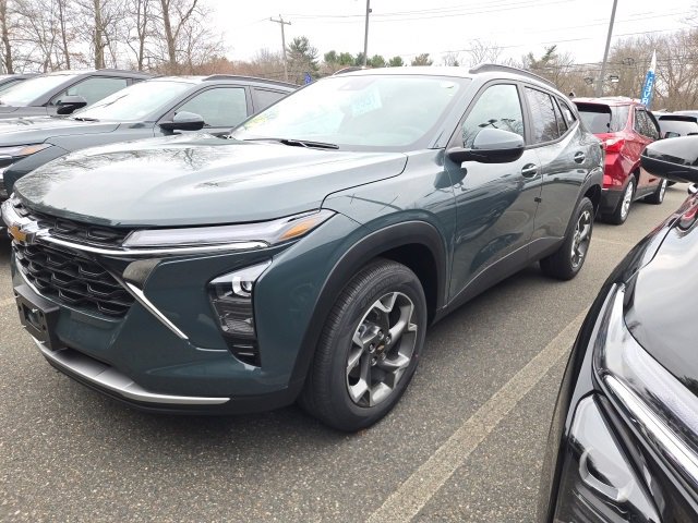 2026 Chevrolet Trax LT photo 3