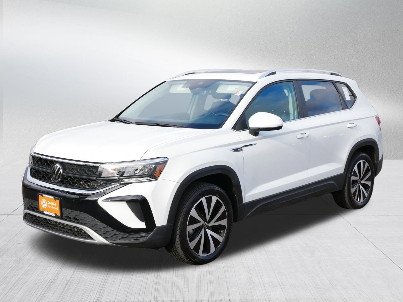 2023 Volkswagen Taos SE photo 3