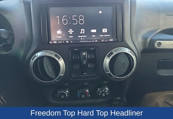 2016 Jeep Wrangler Unlimited Rubicon photo 4