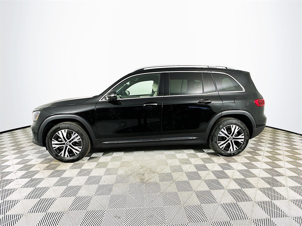 2025 Mercedes Benz GLB 250 photo 4