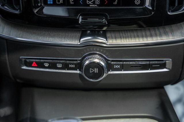 2022 Volvo XC60 Inscription photo 21