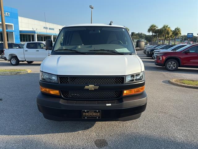 2025 Chevrolet Express Cargo 2500 photo 2