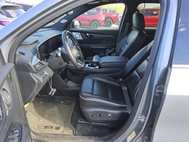 2025 Buick Enclave Avenir photo 4