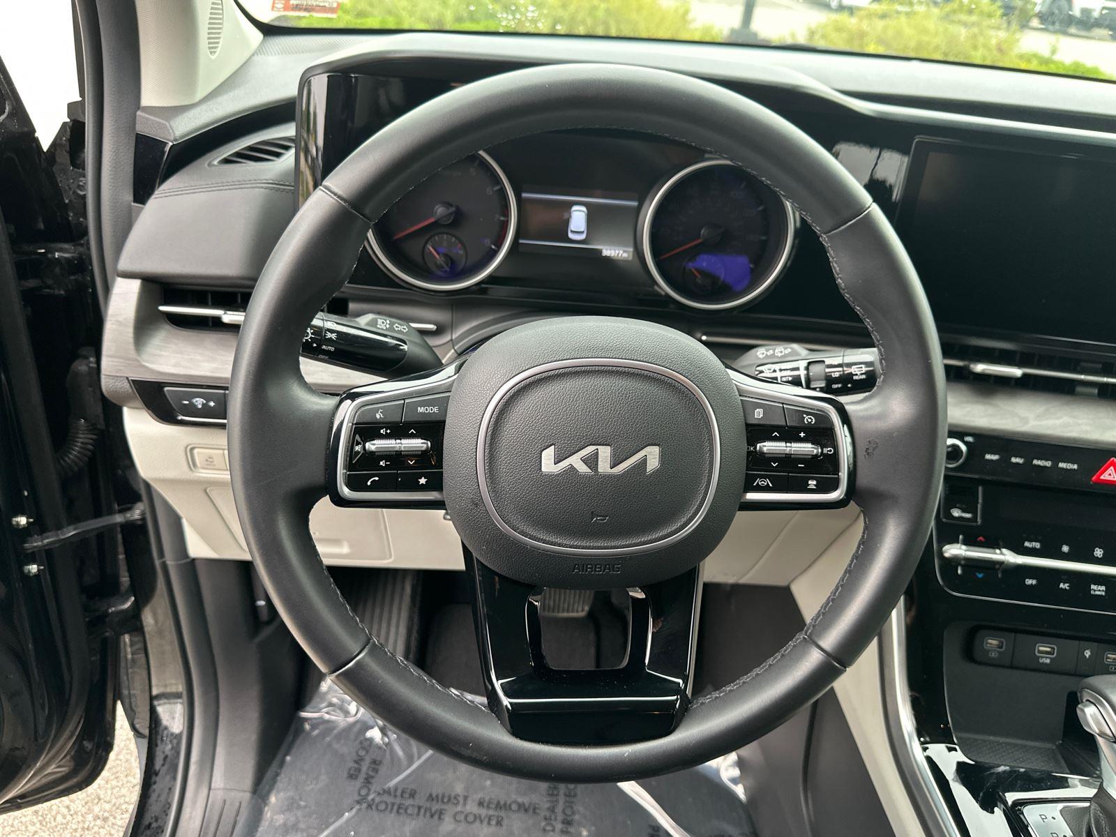 2024 Kia Carnival EX photo 11