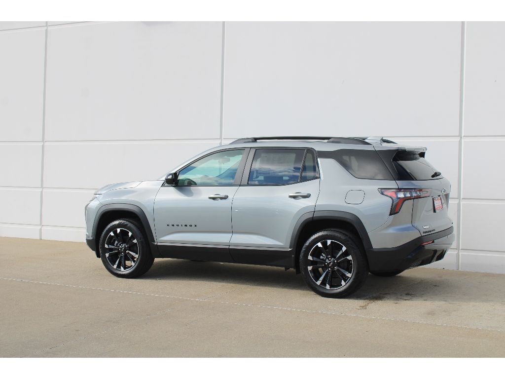 2026 Chevrolet Equinox RS photo 2