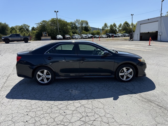 2014 Toyota Camry SE photo 5