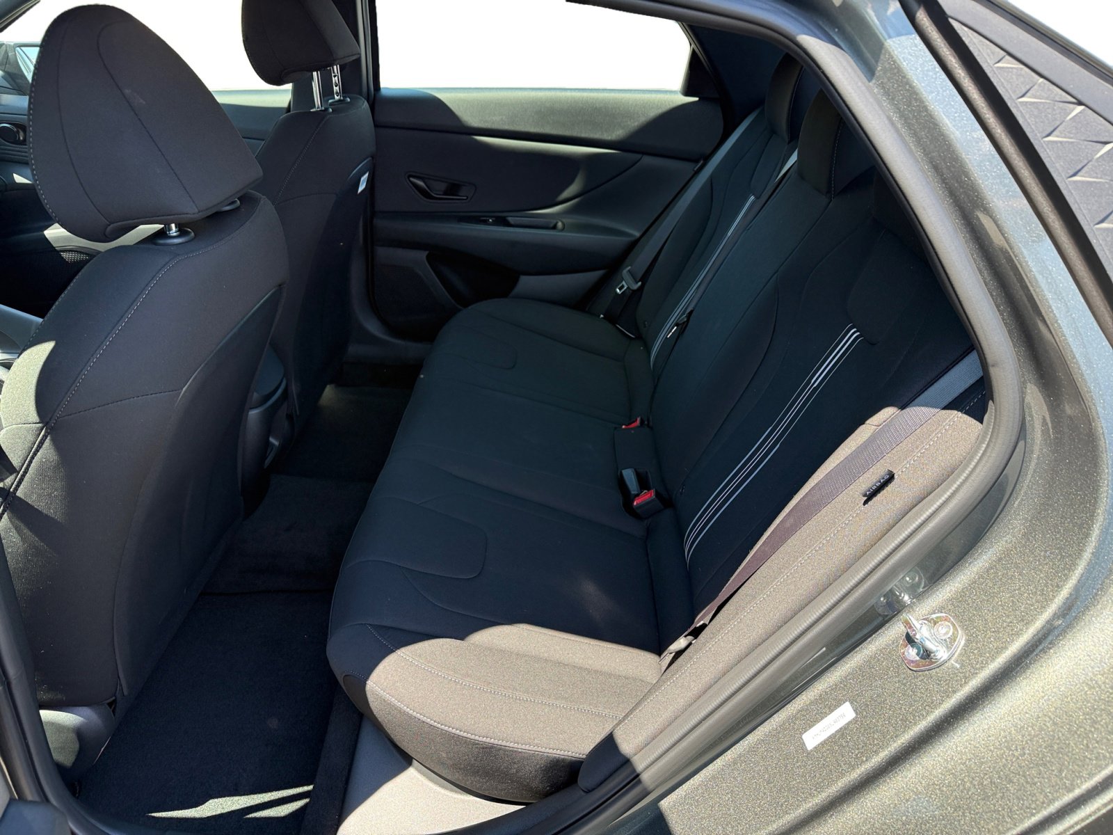 2025 Hyundai Elantra SEL Sport photo 16