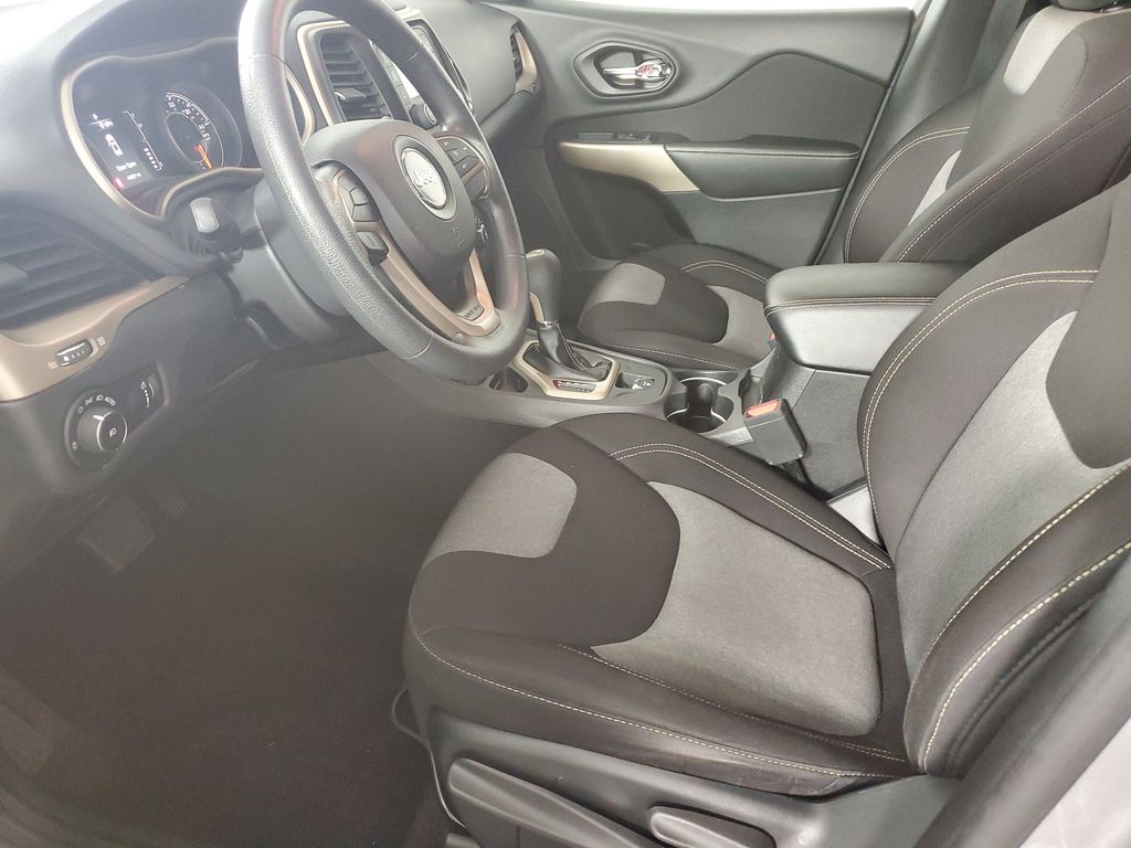2018 Jeep Cherokee Latitude photo 11