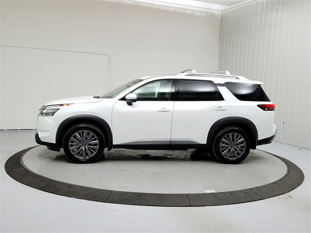 2025 Nissan Pathfinder SL photo 3