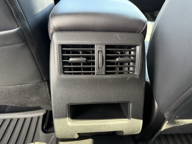 2024 Mitsubishi Outlander SE photo 10