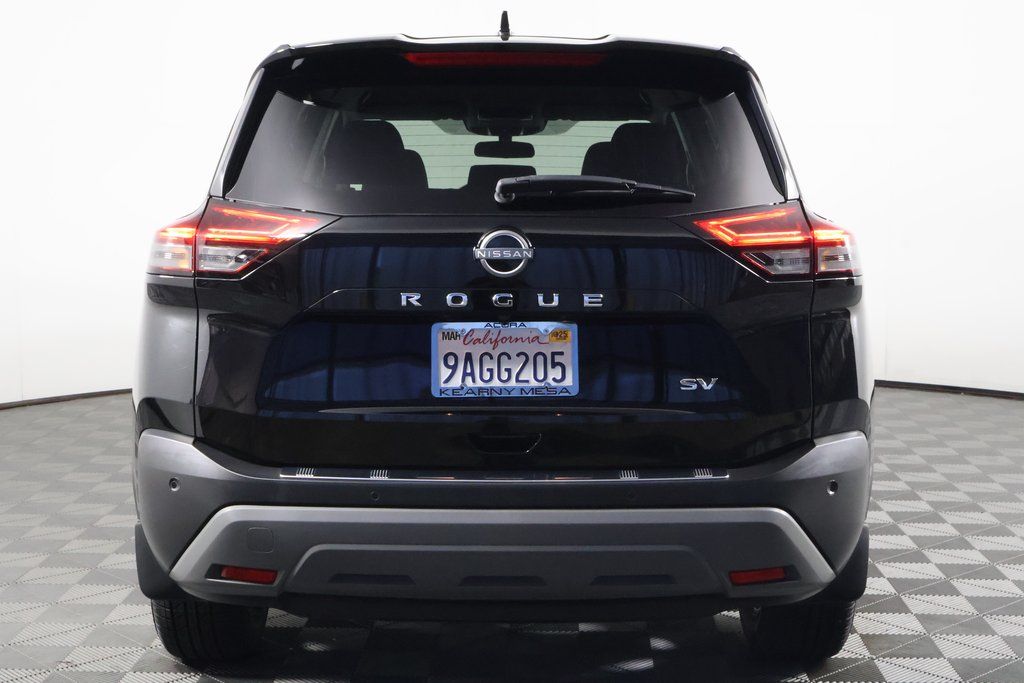 2022 Nissan Rogue SV photo 5