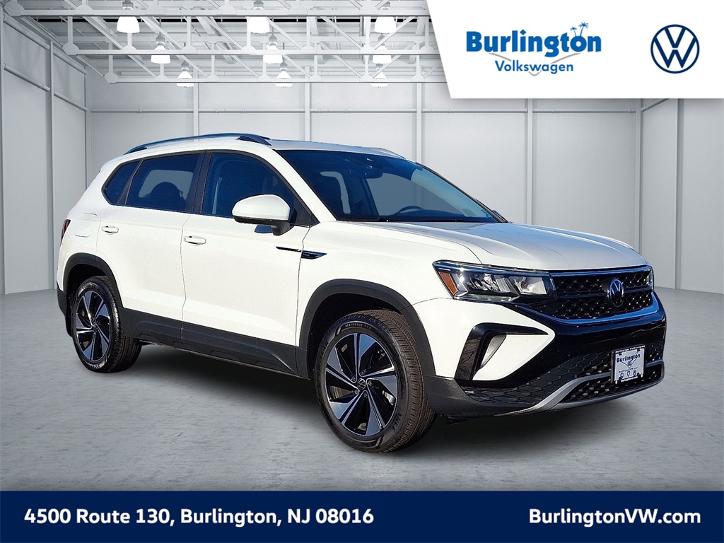 2024 Volkswagen Taos SE's photo