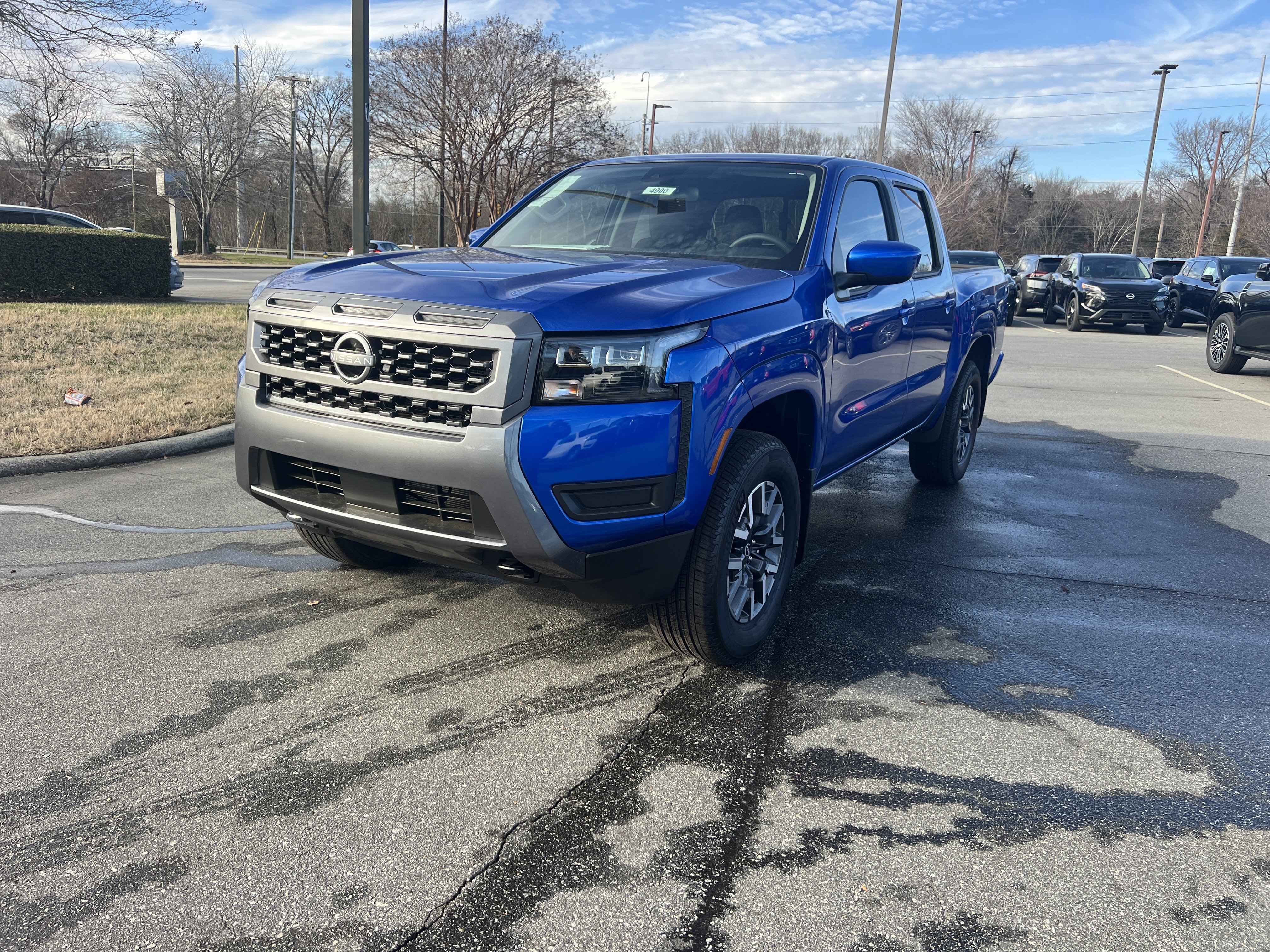 2026 Nissan Frontier SV's photo