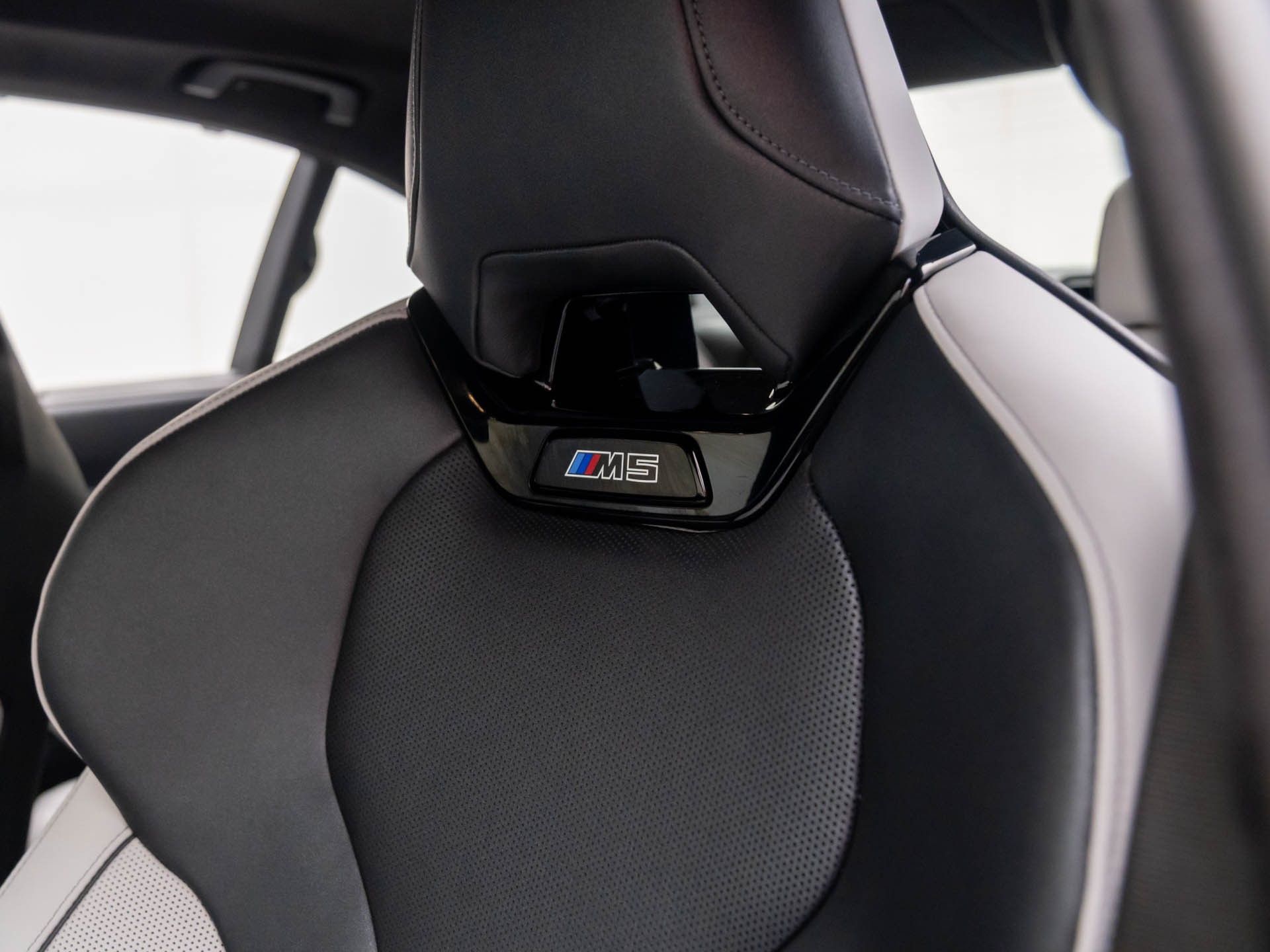 New 2026 Black Sapphire Metallic BMW Base image 18