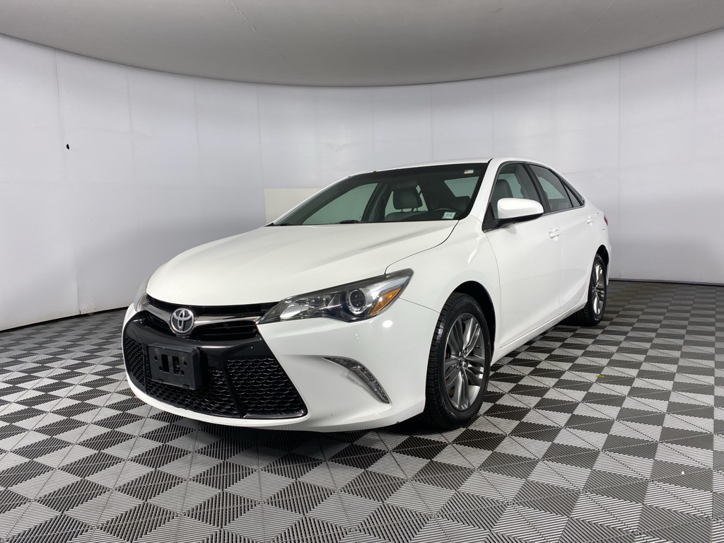 2015 Toyota Camry SE photo 5