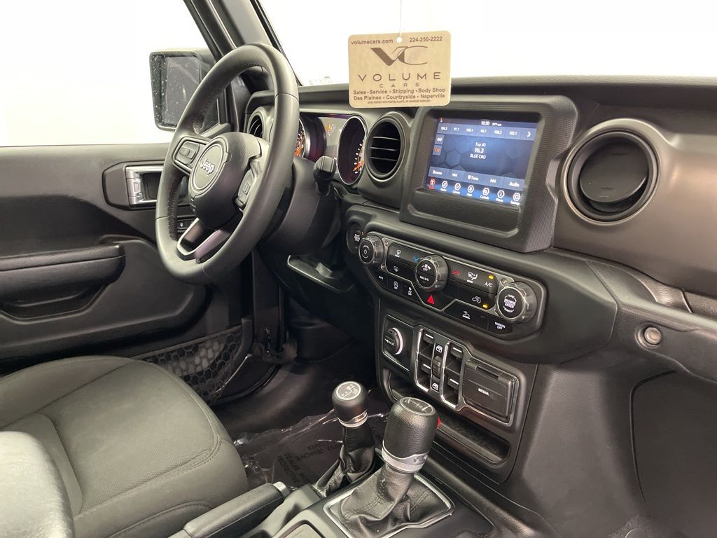 2023 Jeep Gladiator Sport photo 28