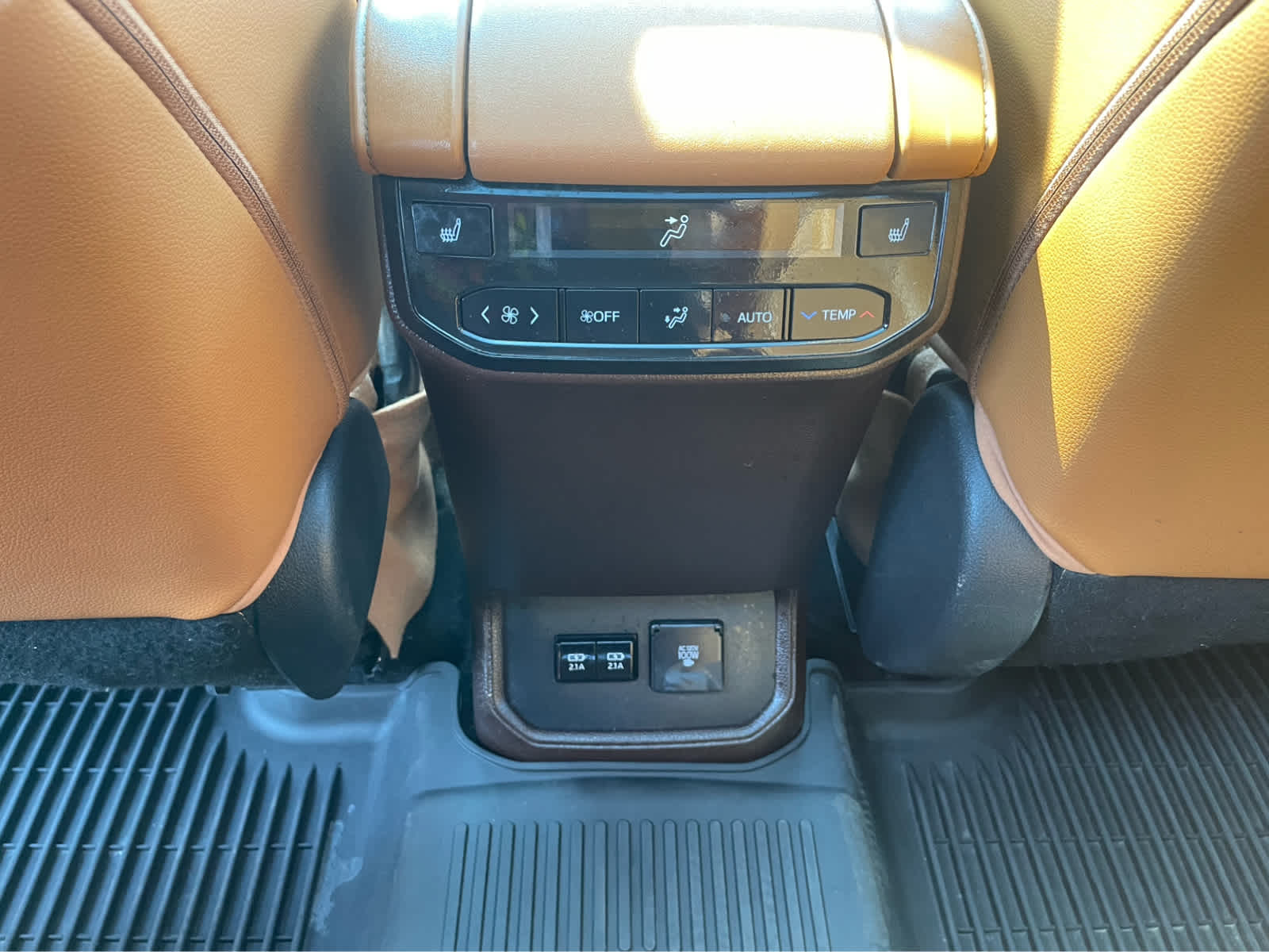 2021 Toyota Highlander Platinum photo 30