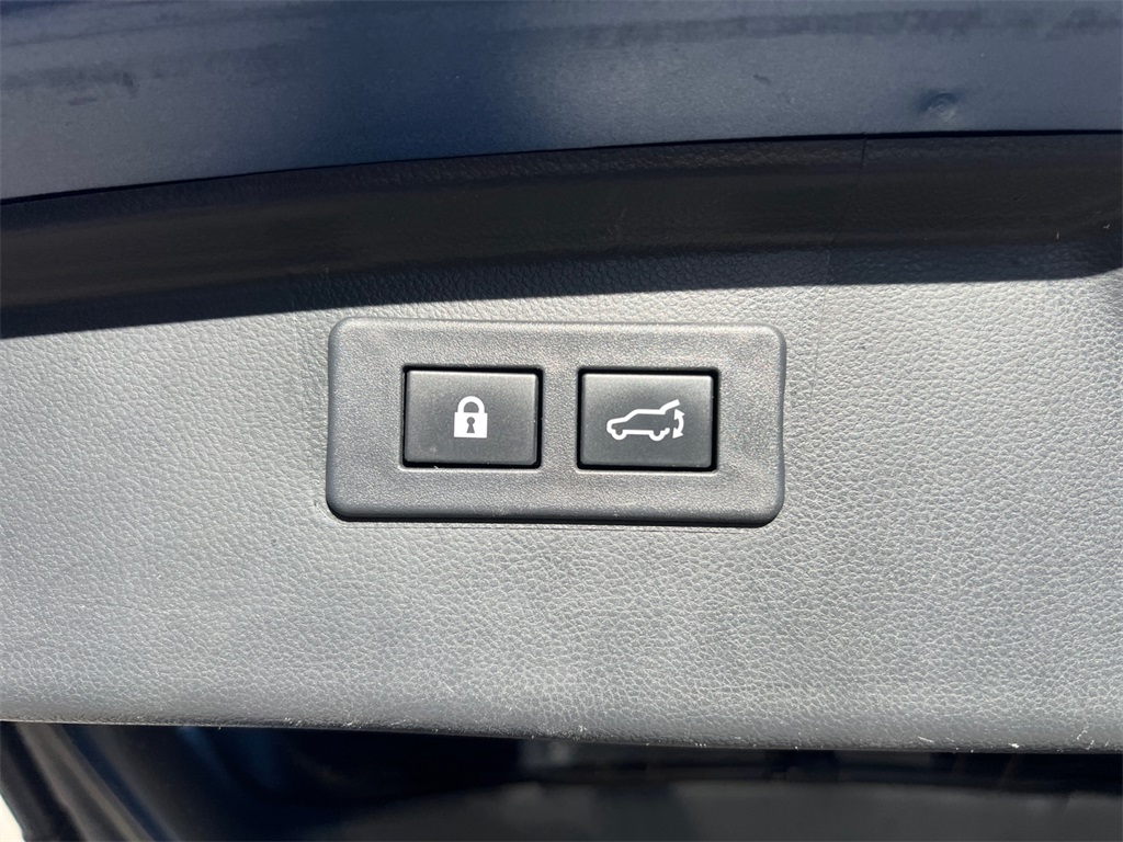 2022 Subaru Outback Touring photo 21