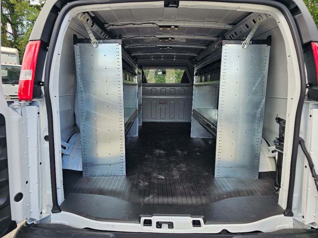 2025 Gmc Savana Cargo 2500 photo 20