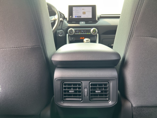 2023 Toyota RAV4 Hybrid XLE photo 10