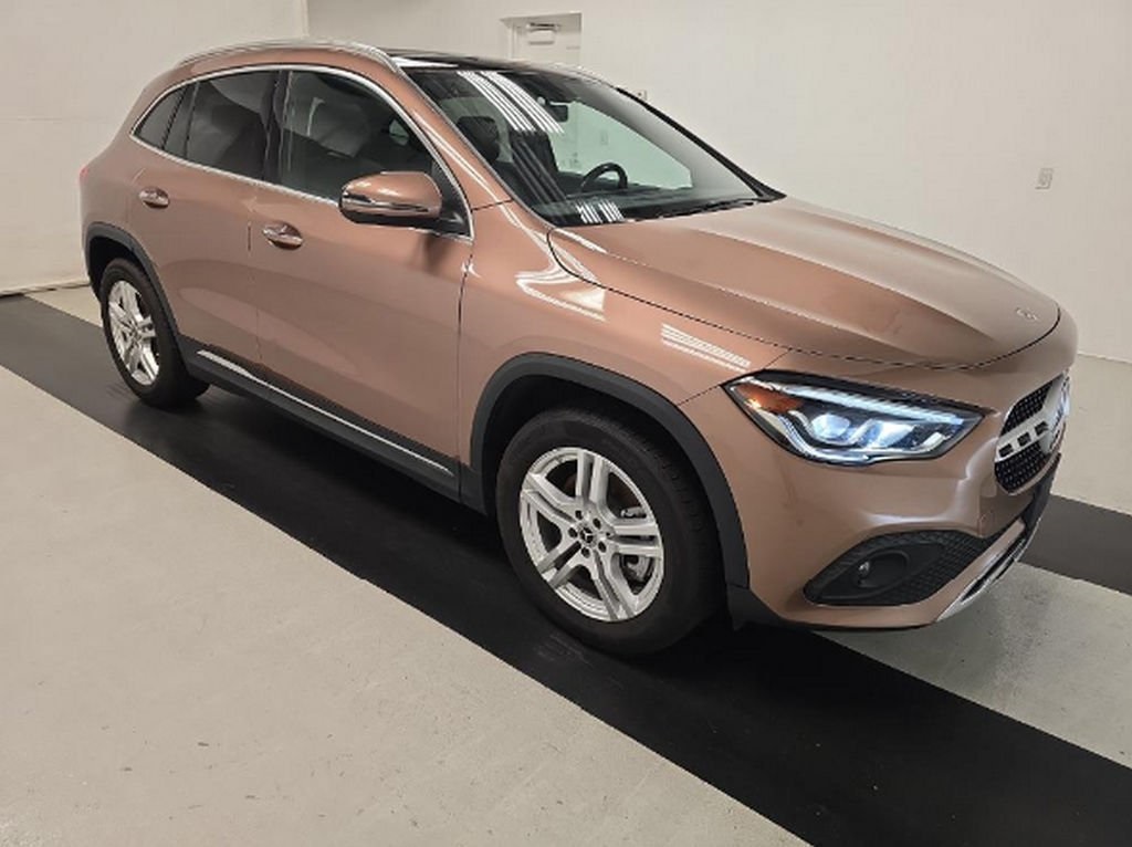 2022 Mercedes Benz GLA 250 4MATIC photo 2