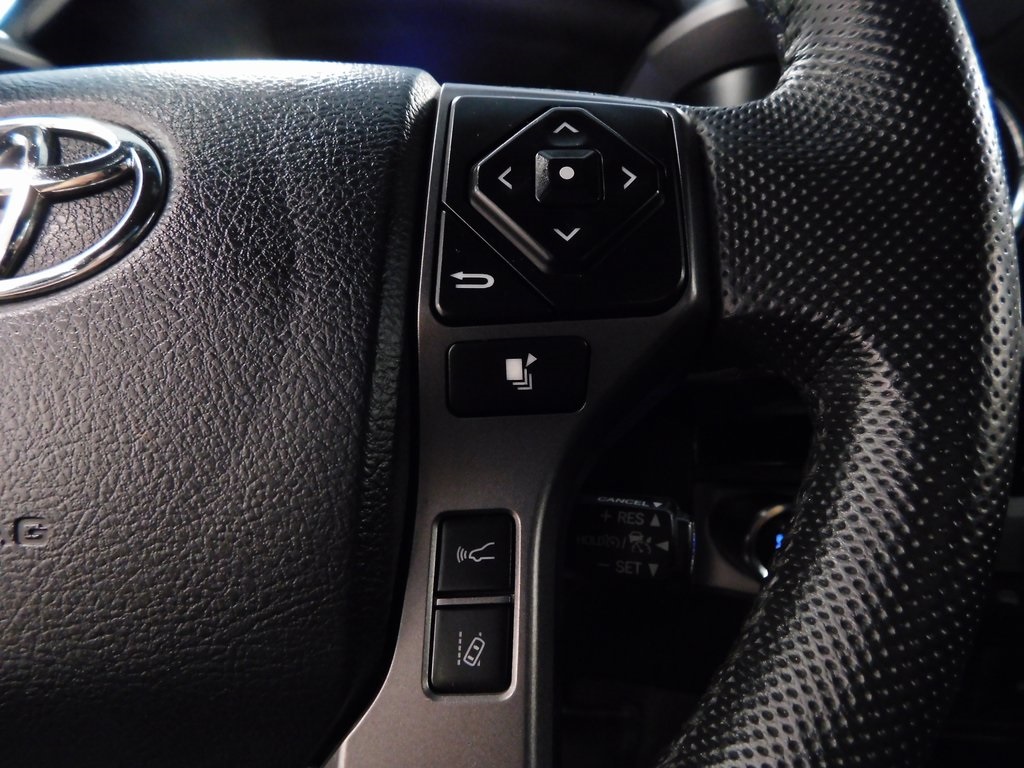 2018 Toyota Tacoma TRD Sport photo 22