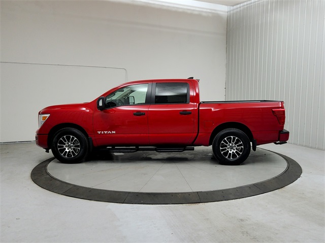 2024 Nissan Titan SV photo 2