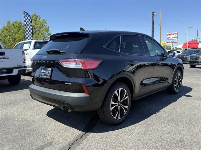 2022 Ford Escape SE photo 4