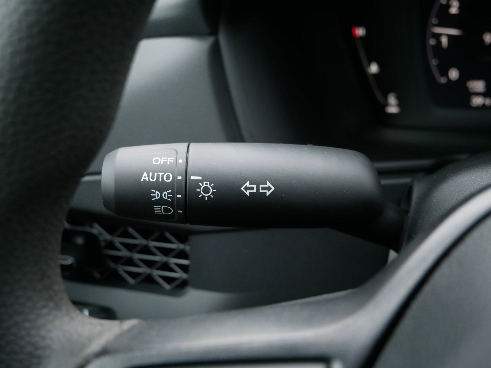 2025 Honda Accord LX photo 14