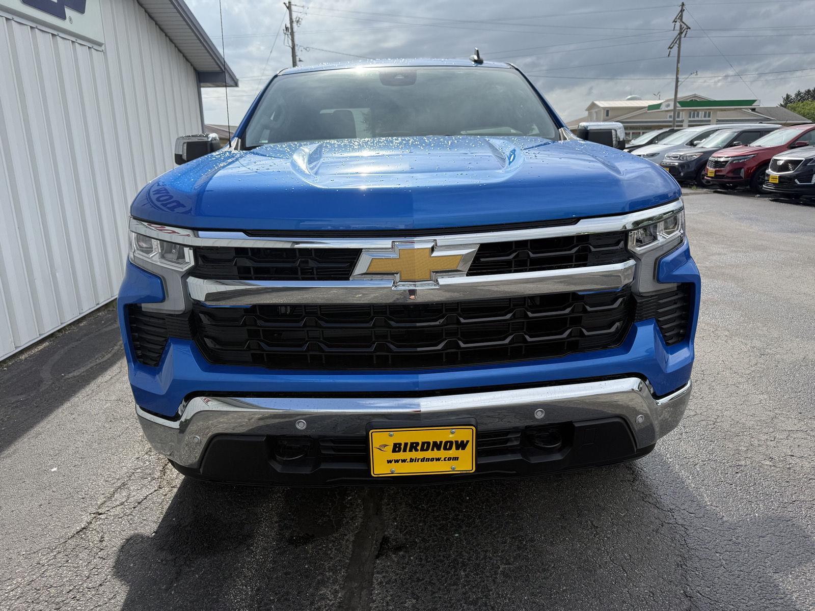 2025 Chevrolet Silverado 1500 LT photo 4