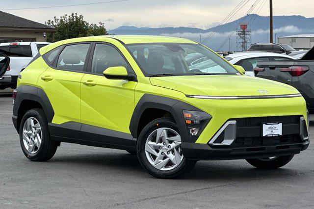 2026 Hyundai Kona SE photo 2