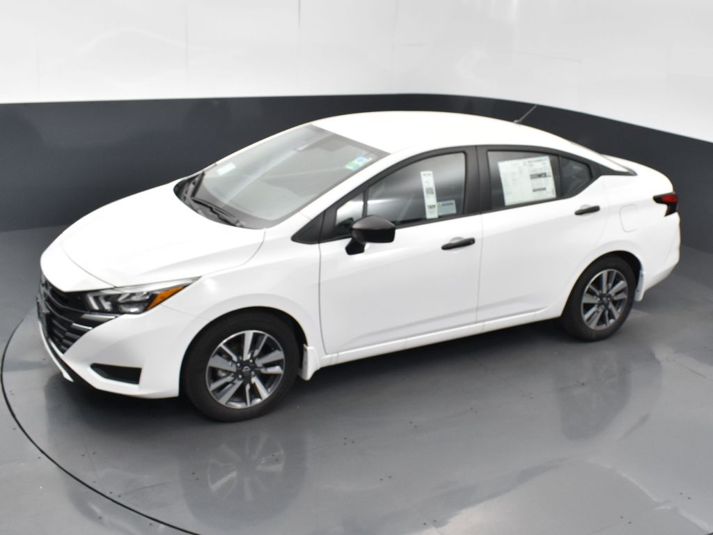 2025 Nissan Versa 1.6 S photo 37