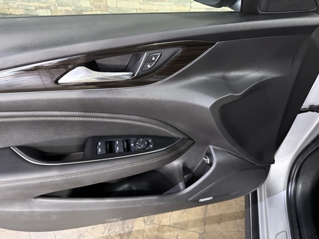 2018 Buick Regal TourX Essence photo 12