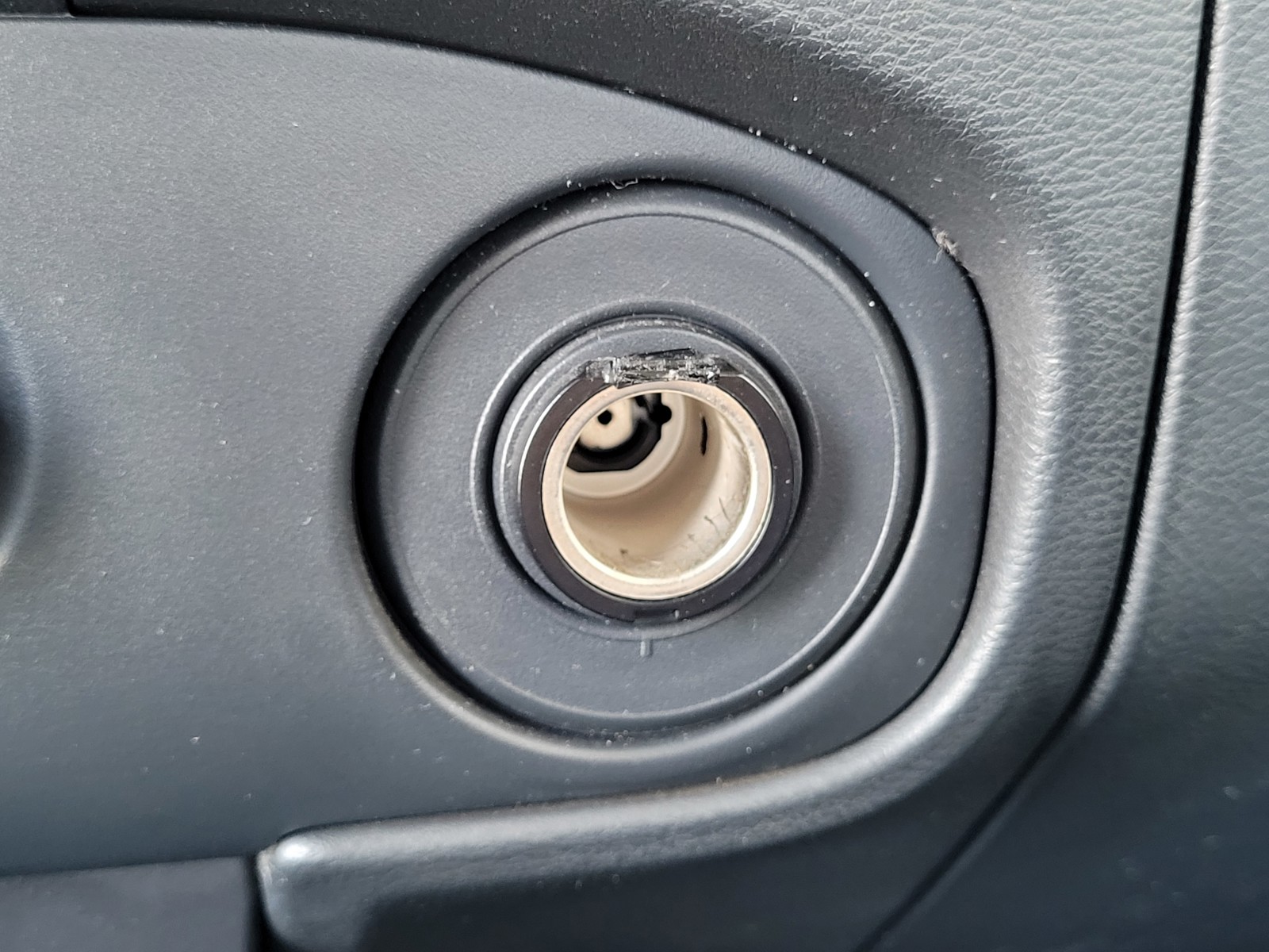 2022 Nissan Frontier SV photo 14