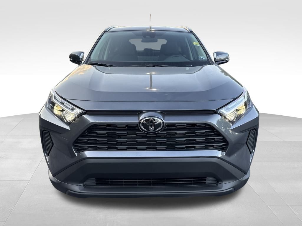 2025 Toyota RAV4 Hybrid XLE photo 8