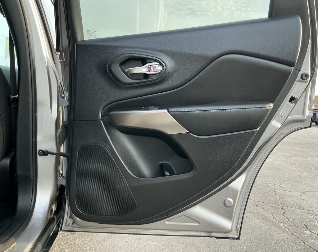 2019 Jeep Cherokee Latitude photo 26