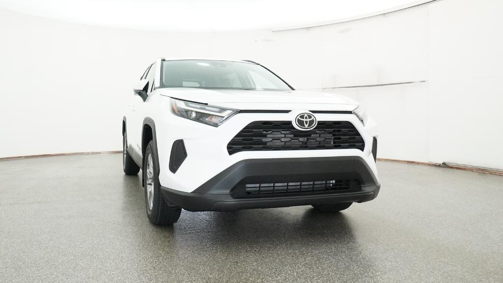 2025 Toyota RAV4 XLE photo 31