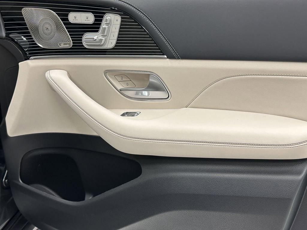 2026 Mercedes Benz GLS AMG 63 photo 13