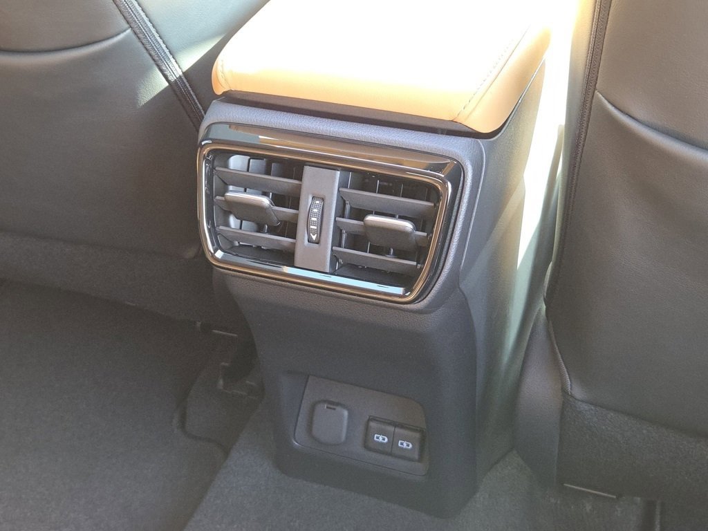 2026 Lexus NX 350h photo 28