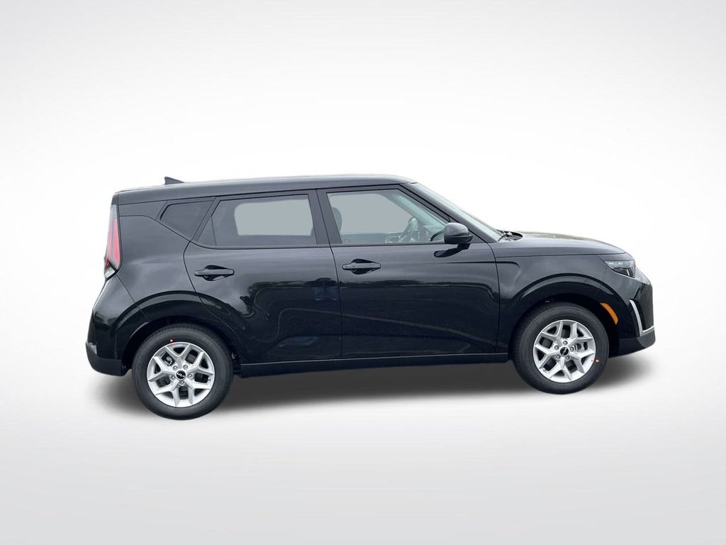 2025 Kia Soul S photo 4