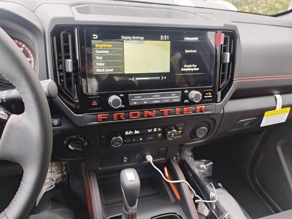 2025 Nissan Frontier PRO-4X photo 18